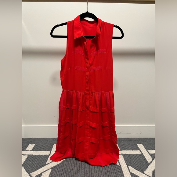 🟦 Little Red Dress - Picture 4 of 6